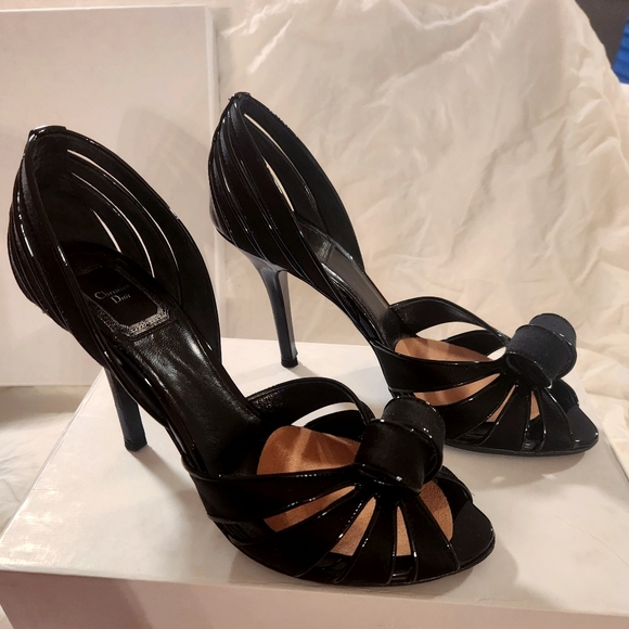 Christian Dior Karma Dorsay patent leather and satin pumps in box/bag - Picture 3 of 8